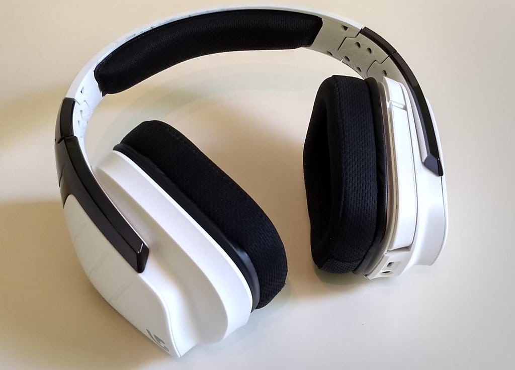 Logitech G933 celkový pohľad 01