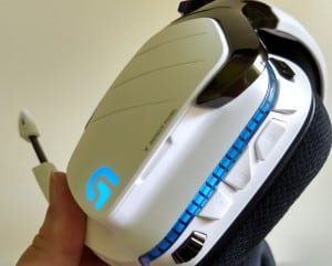 Logitech G933 podsvietenie náušníka