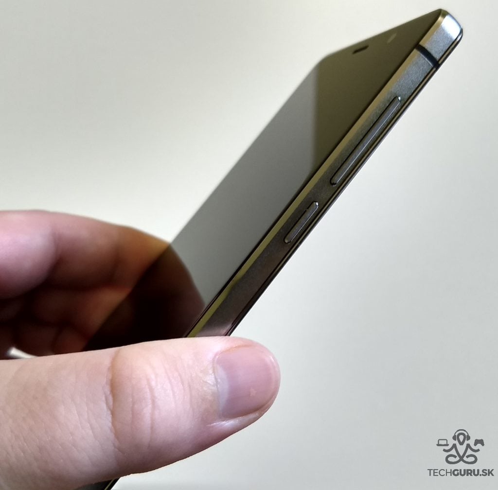 Archos 55 Diamond Selfie bočné tlačidlá