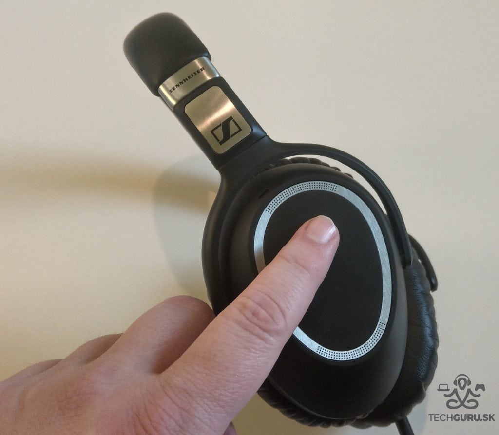 Sennheiser PXC 550 touchpad