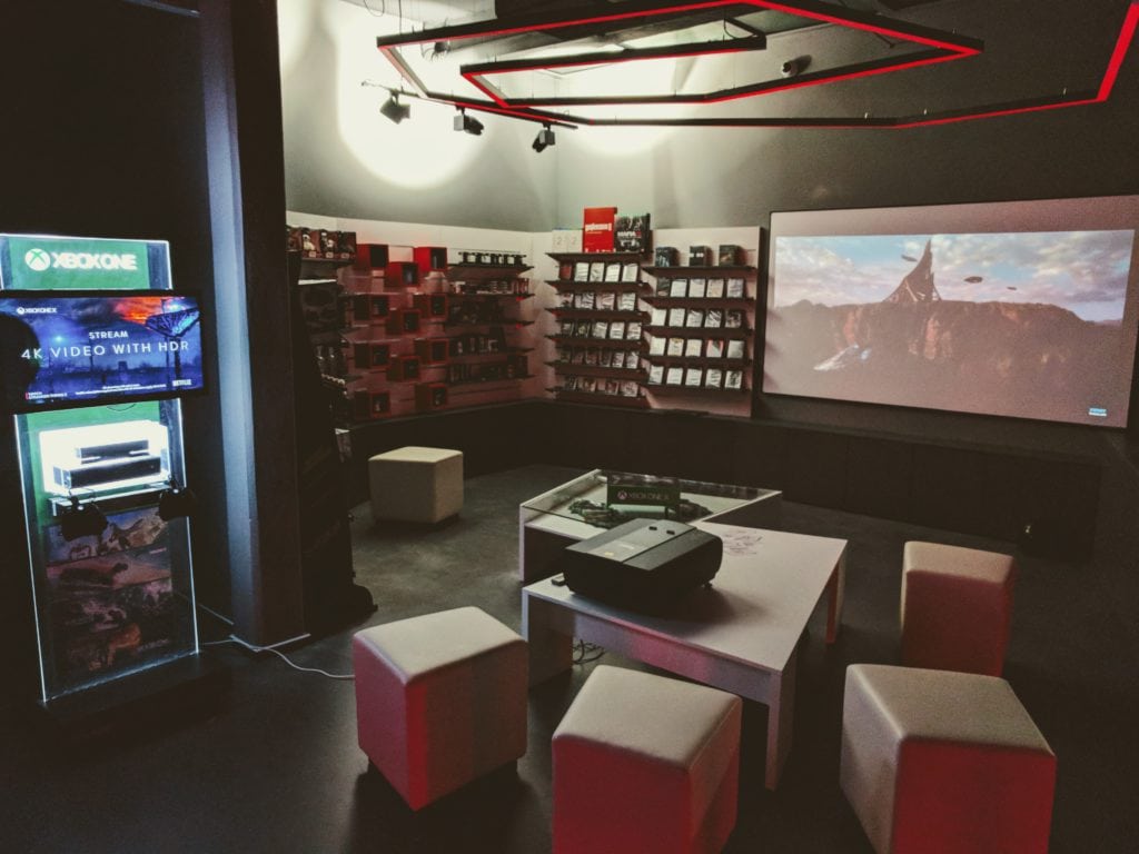Black Dragon showroom 02