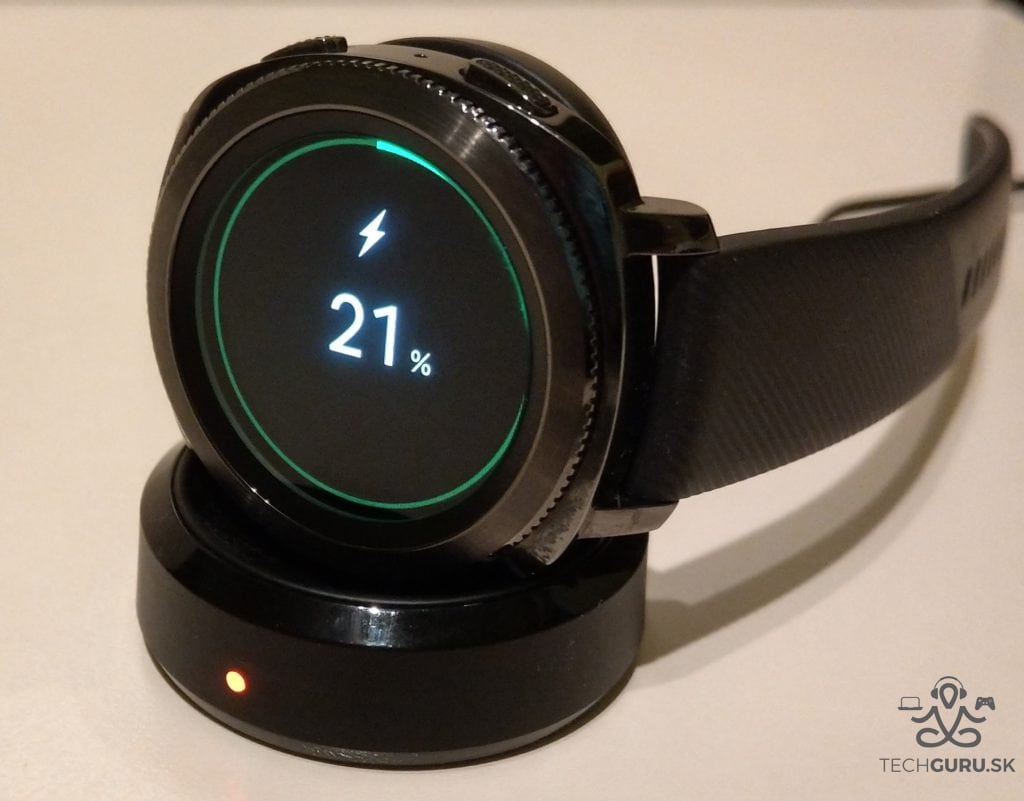 Samsung Gear Sport nabíjanie