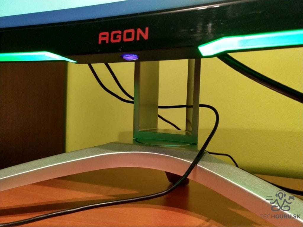 AOC AG322QCX recenzia svetelné pásy