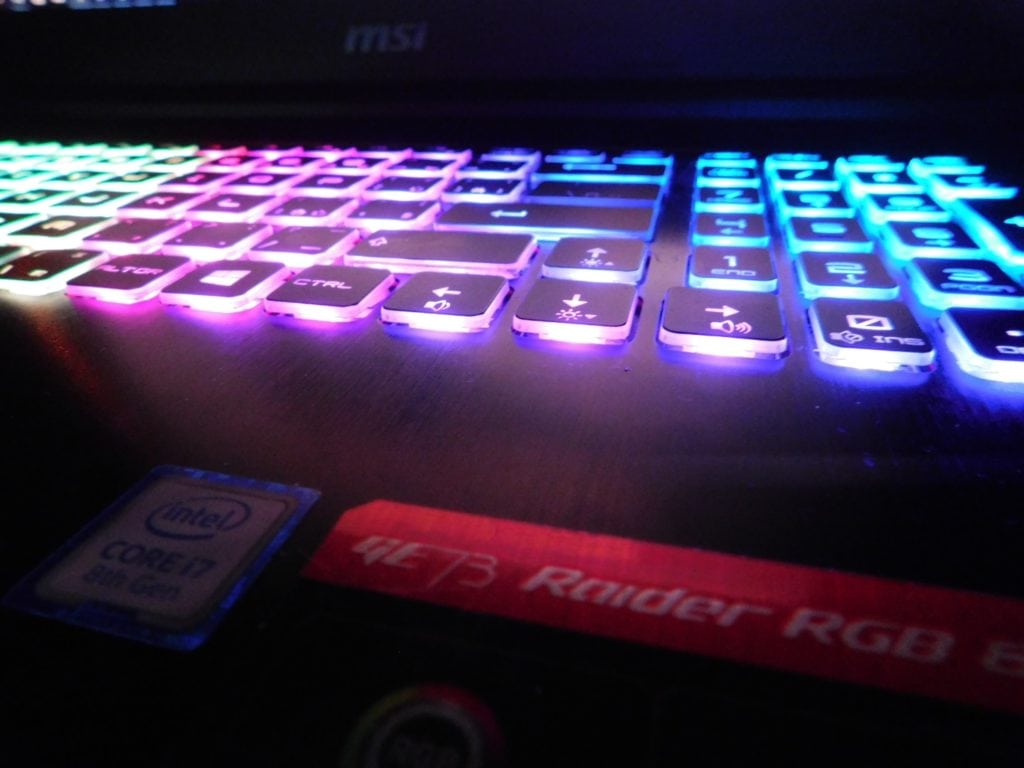 MSI GE73 Raider RGB 11
