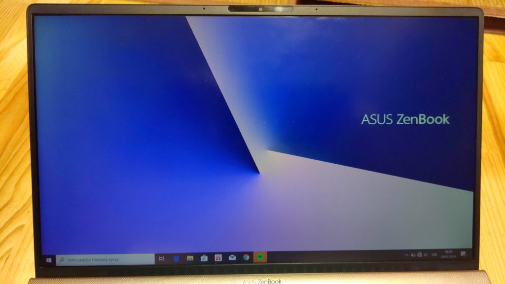 Asus ZenBook 14 displej