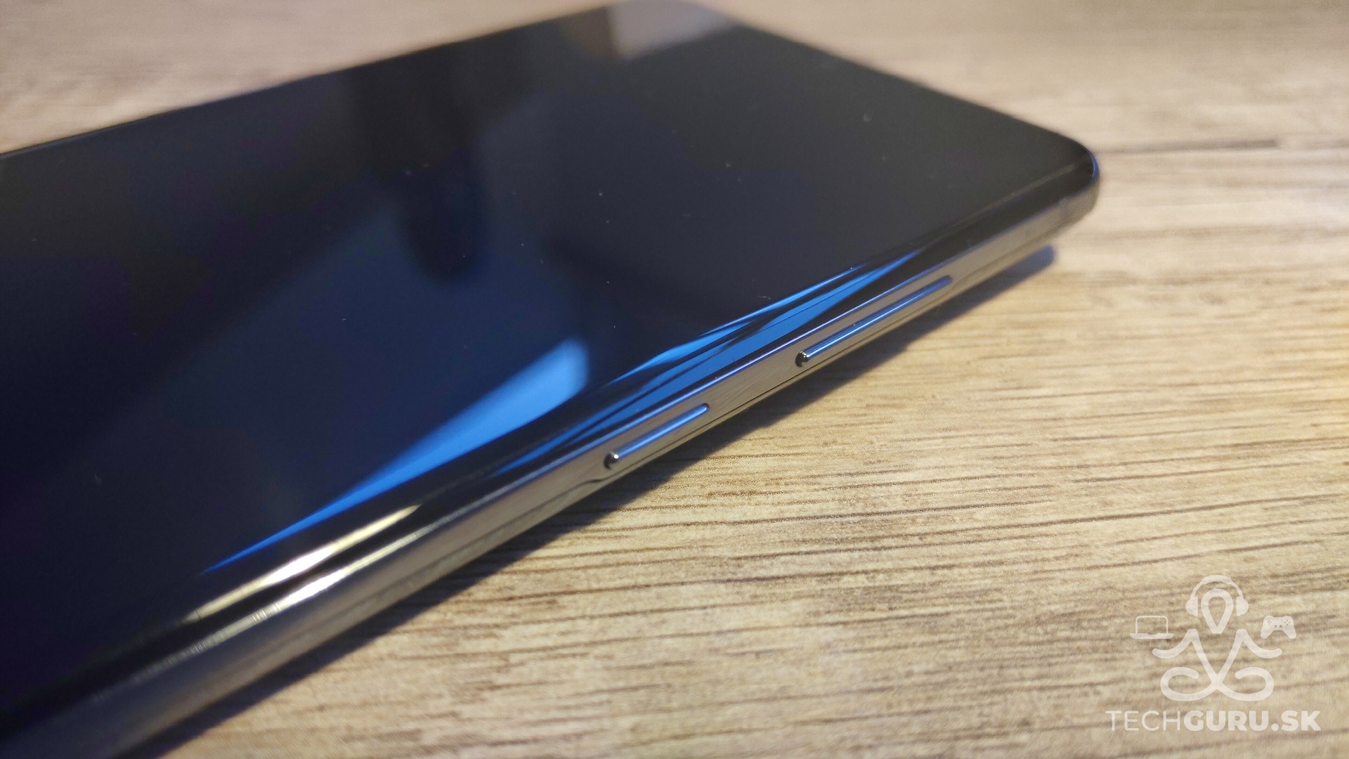 Samsung Galaxy S20 Ultra 5G recenzia tlačidlá
