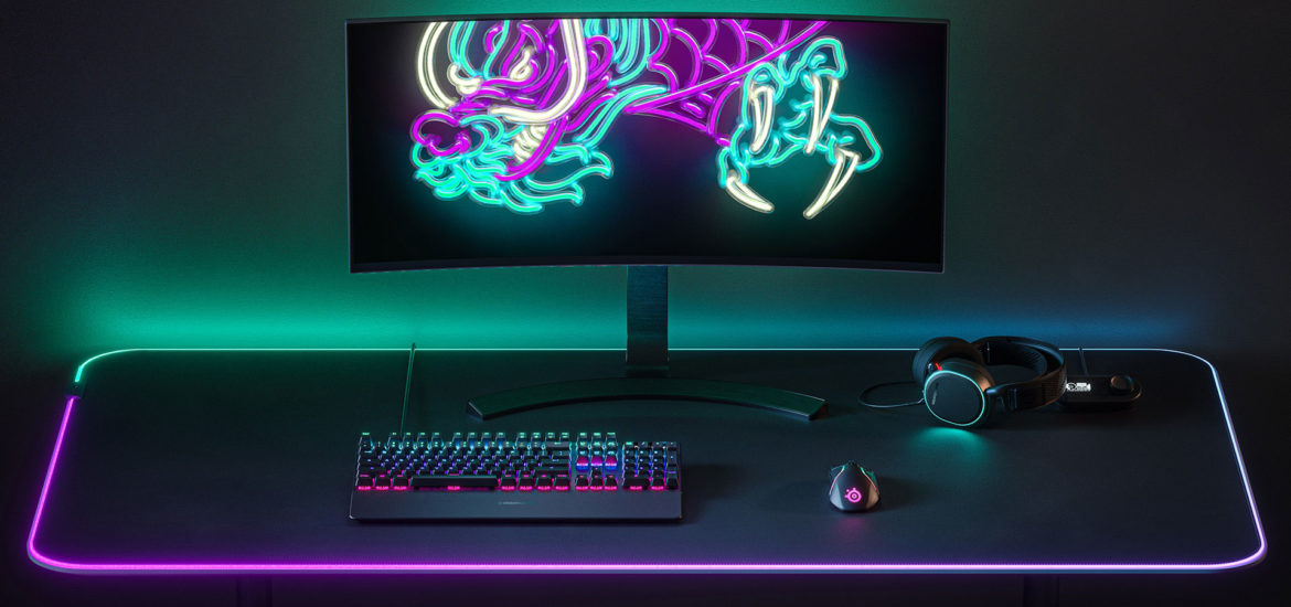 ObrovskÃ© podloÅ¾ky SteelSeries QcK pokryjÃ­ celÃ½ stÅ¯l