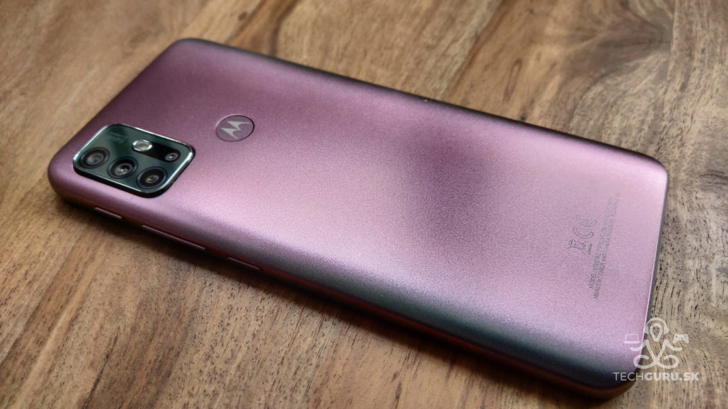 moto g30: unikátny 90 Hz displej, 64 MPx foťák a perleťové telo
