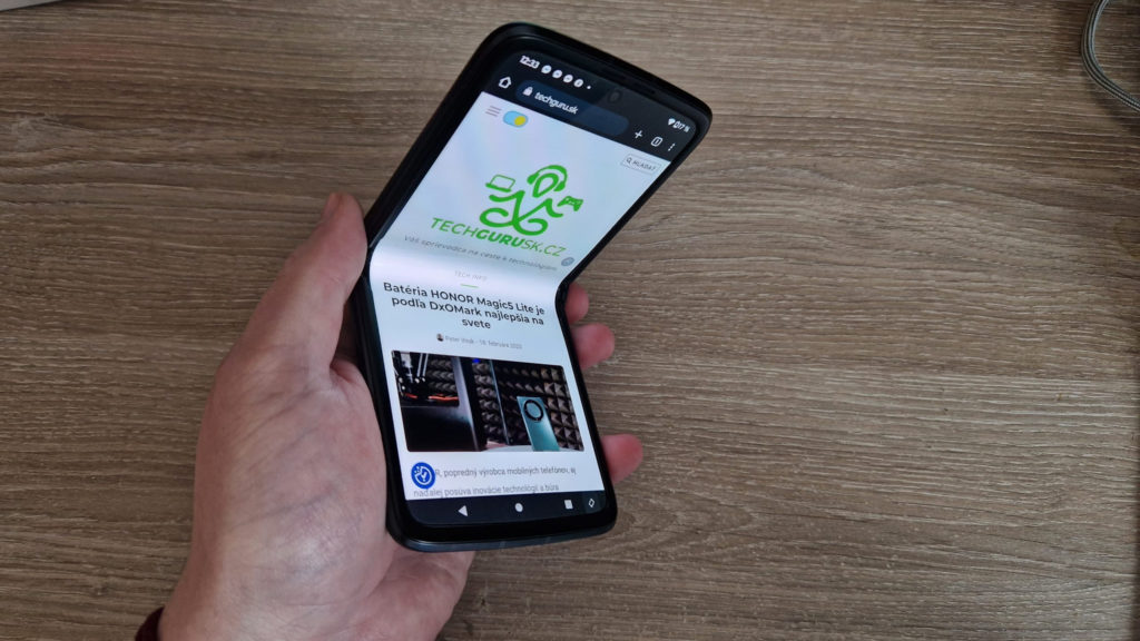 TEST: Motorola Razr 2022. VyklápaÄka s ohybným 144 Hz displejom
