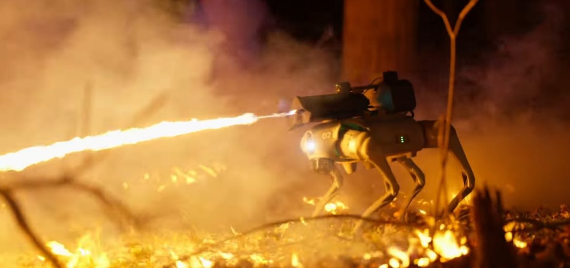 Thermonator je robotickÃ½ pes s plameÅˆometom. No nie je roztomilÃ½?