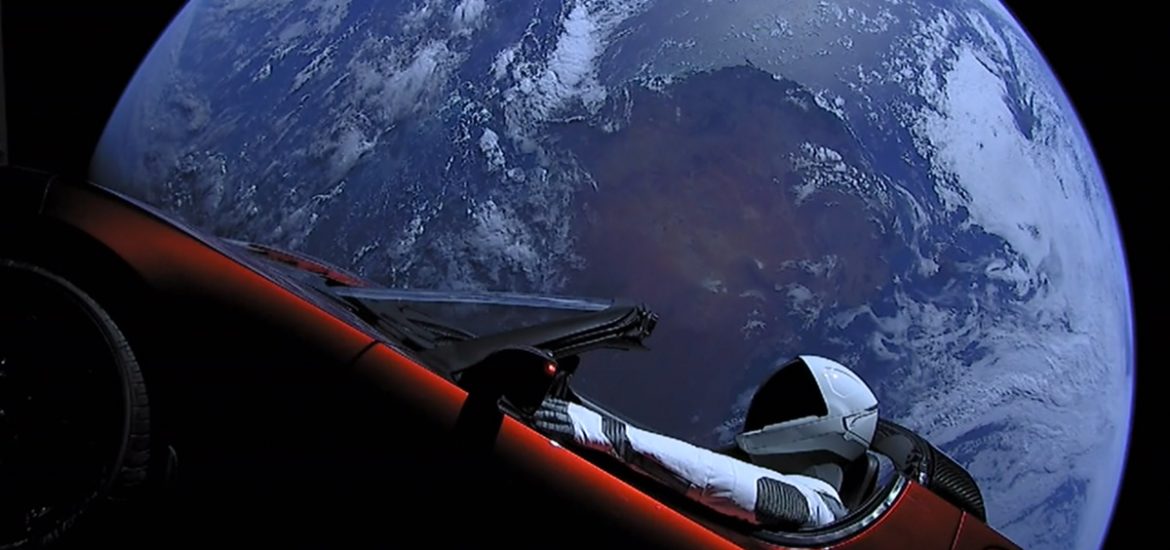 Tesla vypustenÃ¡ do vesmÃ­ru sa mÃ´Å¾e v budÃºcnosti zraziÅ¥ so Zemou