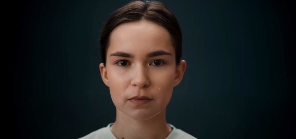 Toto deepfake video o zneuÅ¾iteÄ¾nosti umelej inteligencie vÃ¡m zlomÃ­ srdce. Ella prosÃ­ rodiÄov, aby ju ochrÃ¡nili
