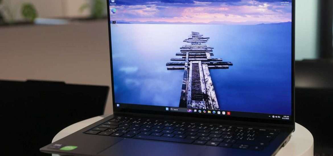 Lenovo má vlastného asistenta AI Now a nové notebooky