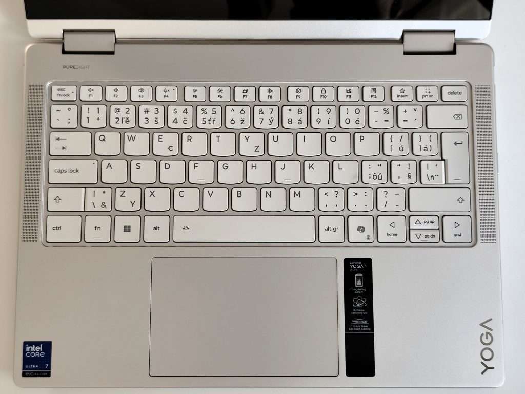RECENZIA: Toto sa vám bude páčiť. Lenovo Yoga 7 pokrytý vegánskou kožou s procákom Intel Core Ultra