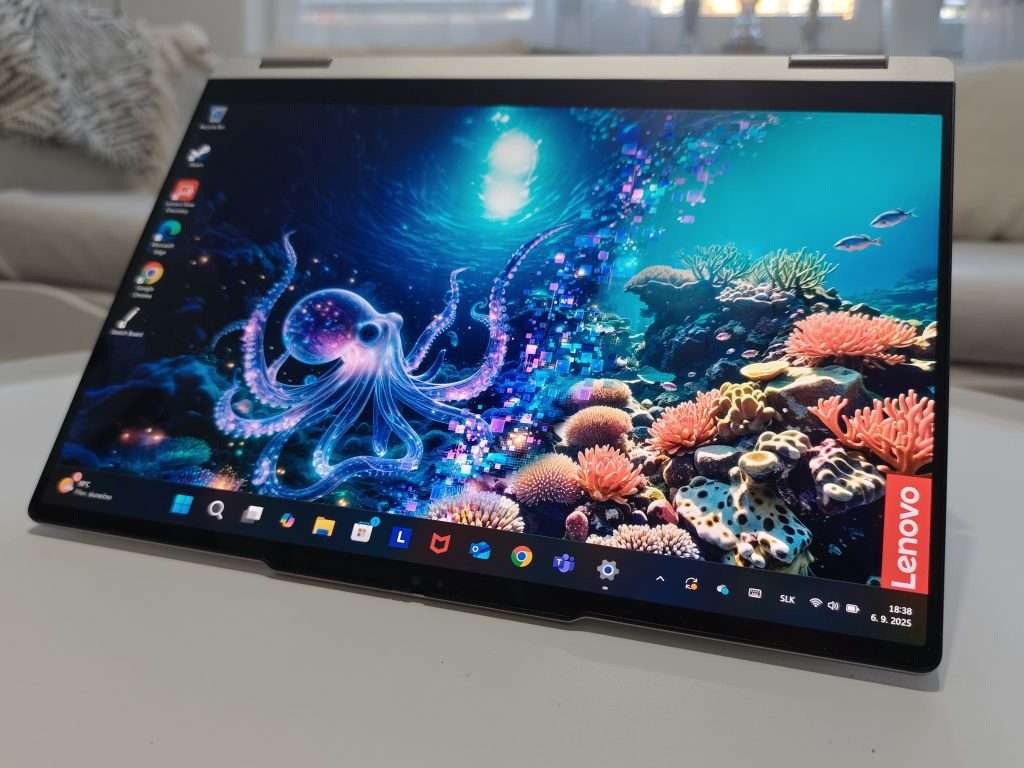 RECENZIA: Toto sa vám bude páčiť. Lenovo Yoga 7 pokrytý vegánskou kožou s procákom Intel Core Ultra