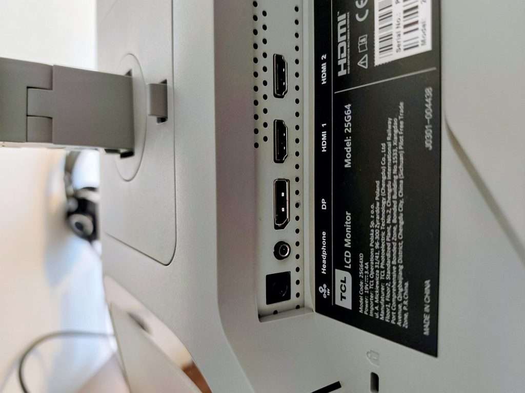 Monitor TCL 25G64 - porty.